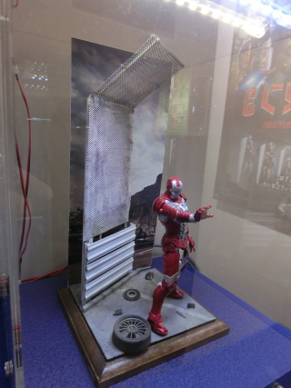 Illustration for article titled Japanese Plastic Figurines and Dioramas Sure Are Cool
